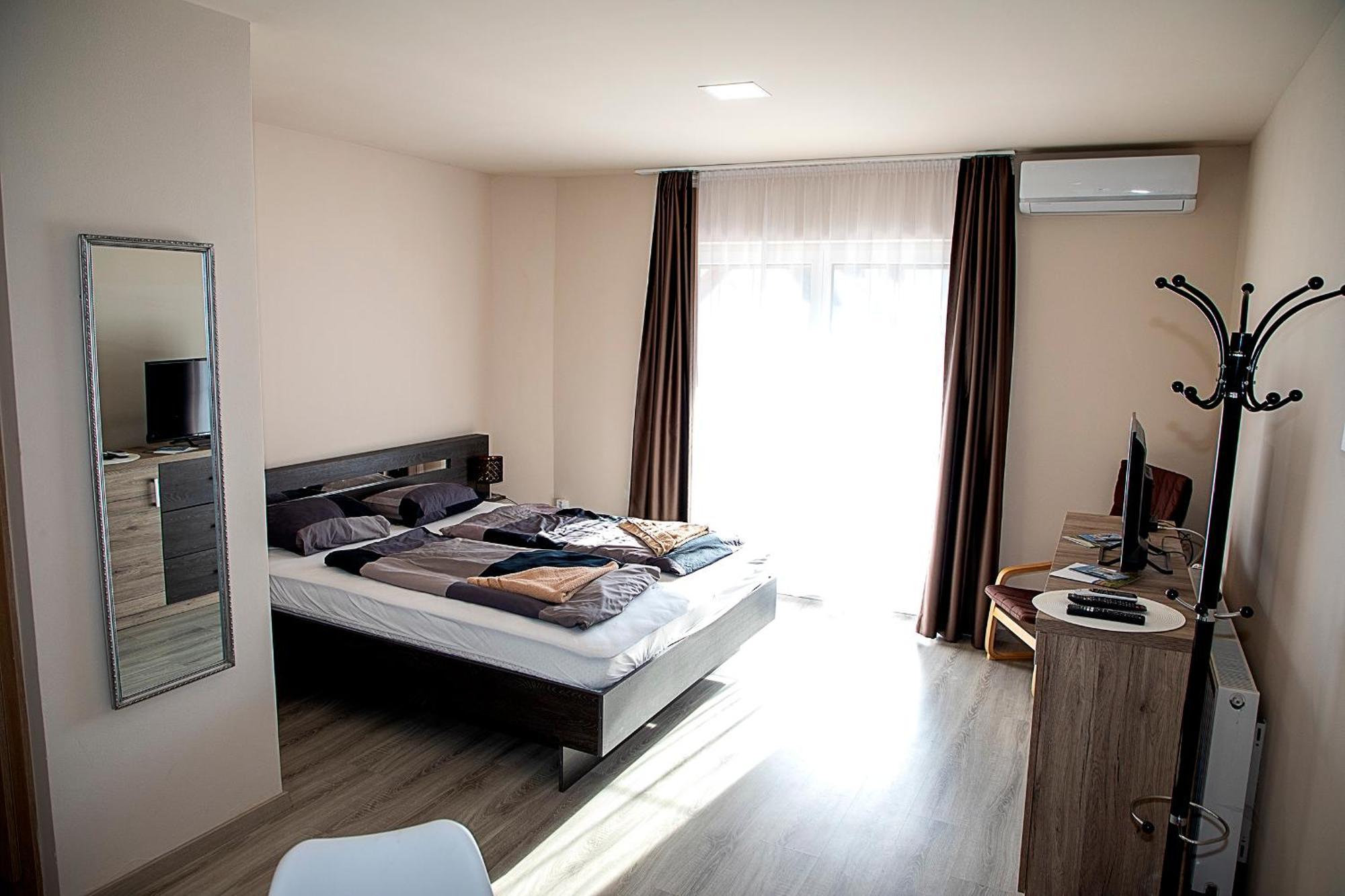 Lux Apartman Buek Exterior photo